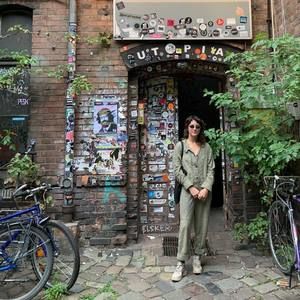 Meet your Posher, Phoebe